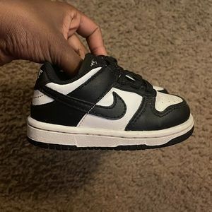 Panda dunks size 5c